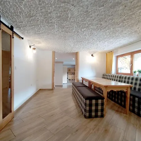 Homestay Goscinne U Zoski